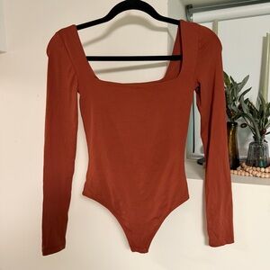 Aritzia Babaton Long Sleeve Contour Bodysuit